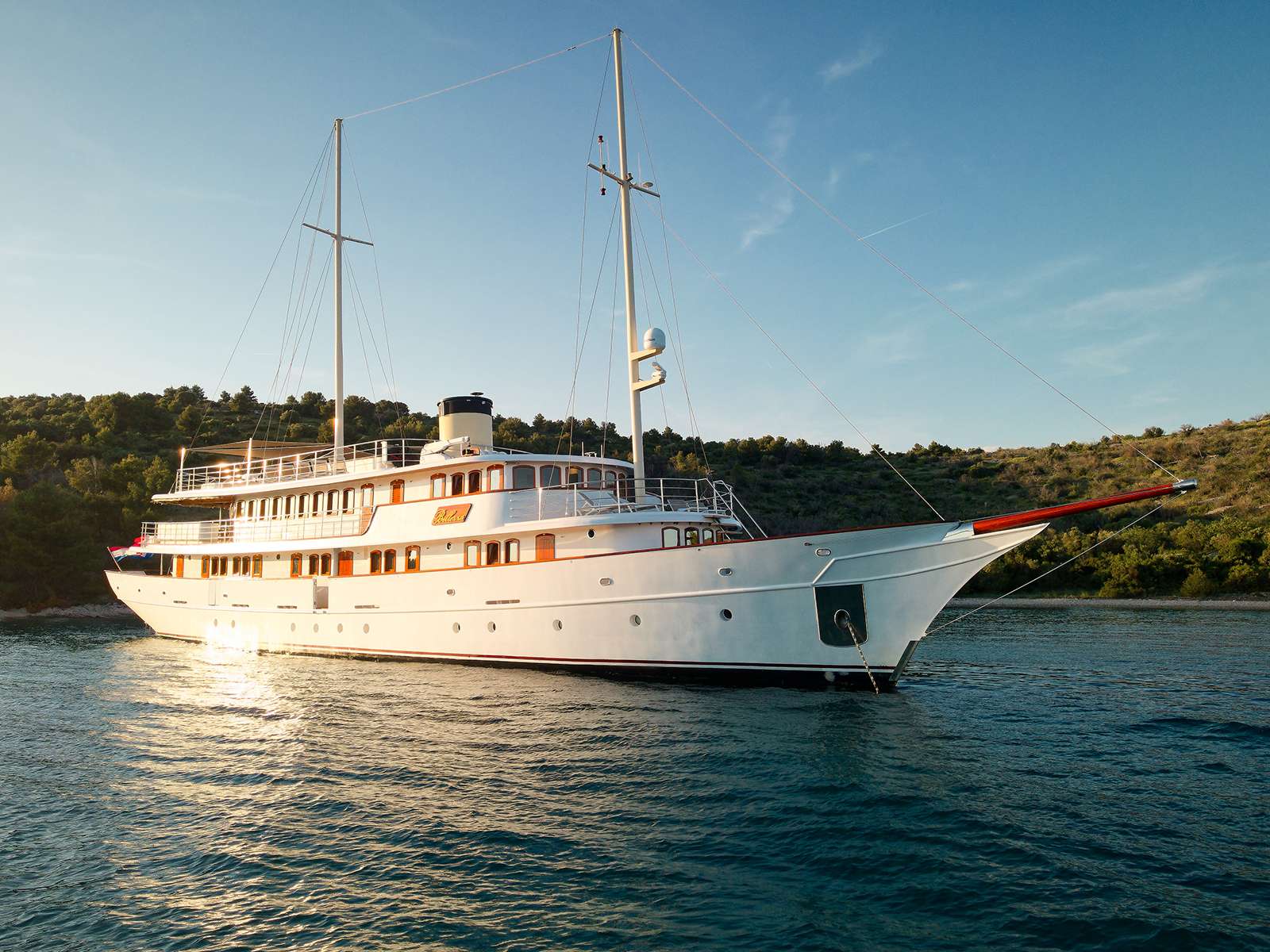 yachtPic1