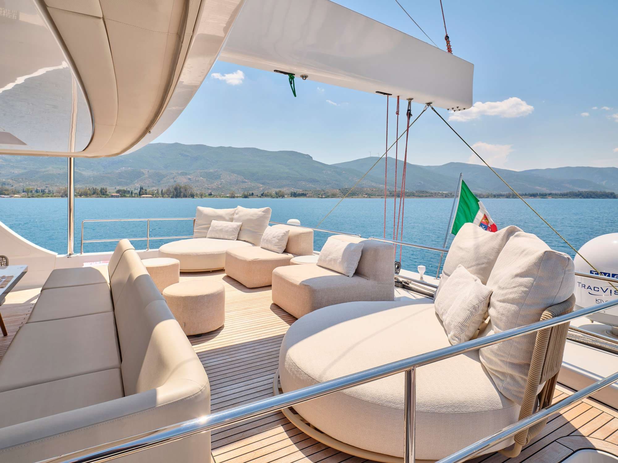 yachtPic18