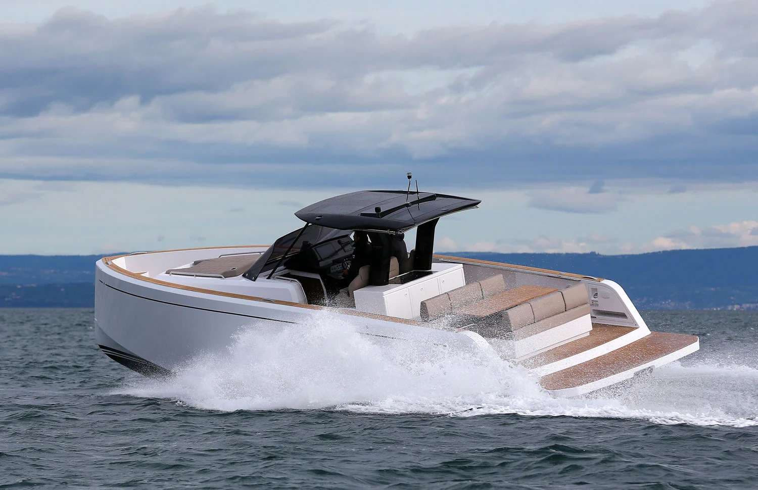 yachtPic13